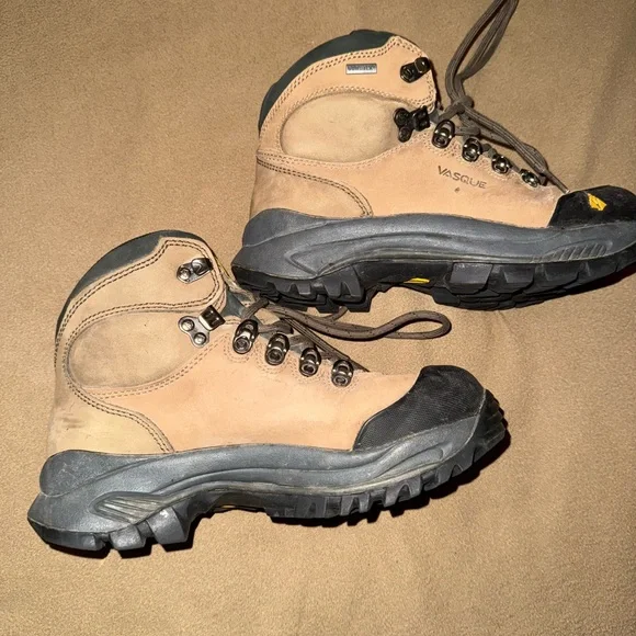 Vasque Women’s Hiking Boots - Tan and Black - Picture 6 of 8